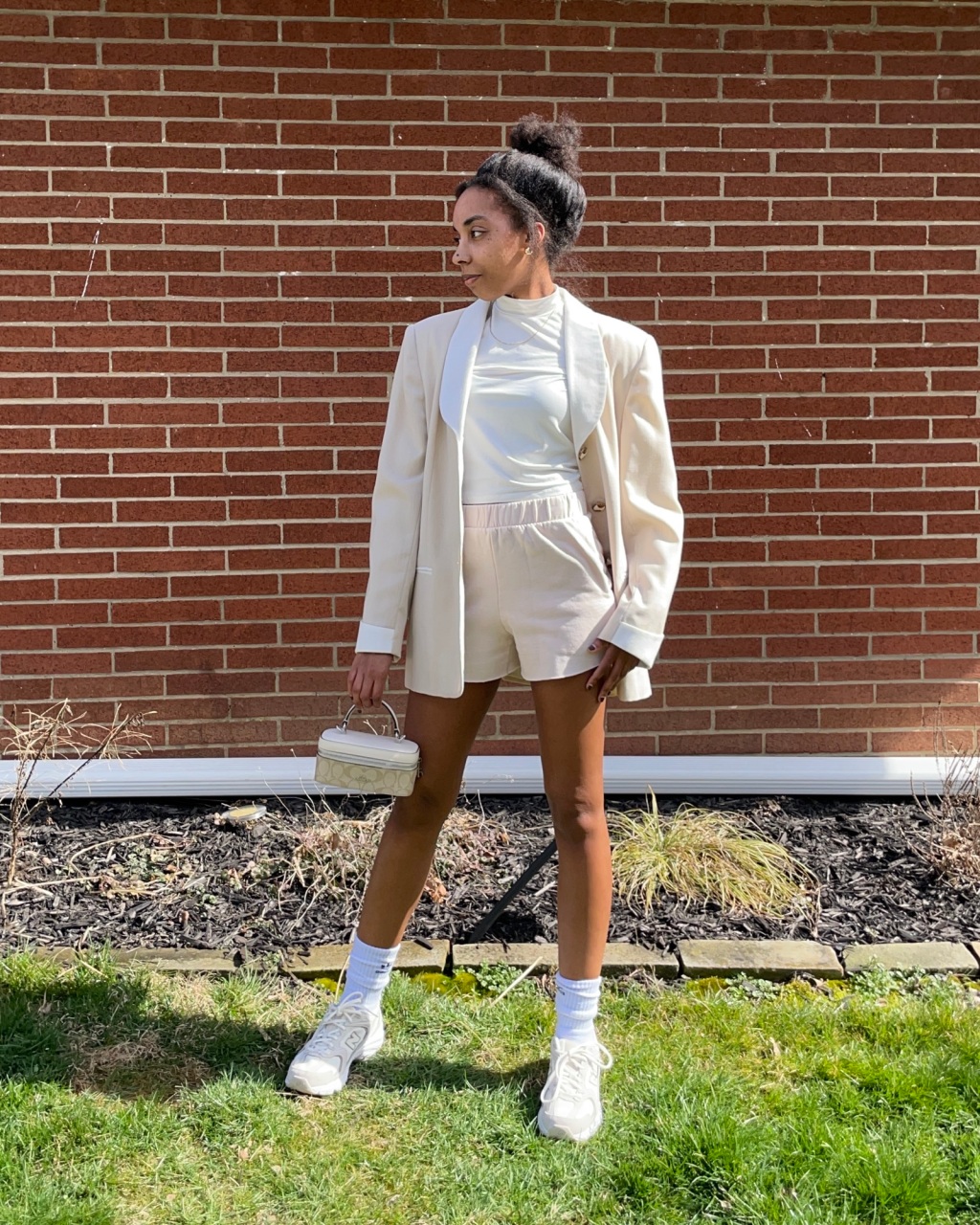 Styling an Athleisure Outfit With a Blazer